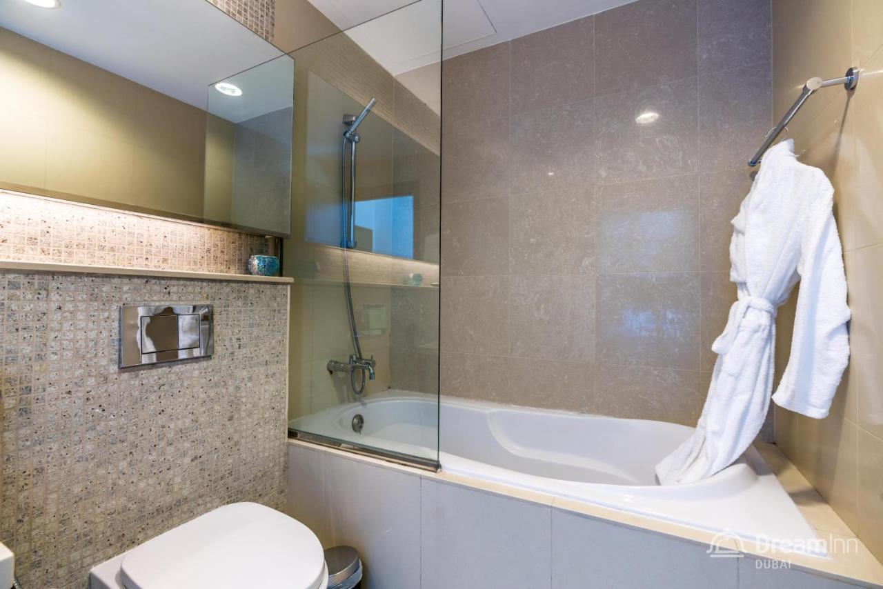 Dream Inn Apartments - Claren Downtown Дубай Екстериор снимка